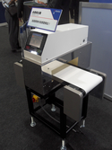 Ishida's low cost DACS-EL series checkweighers, made in China